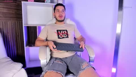 axel_grey_ online show from 12, 11, 2025