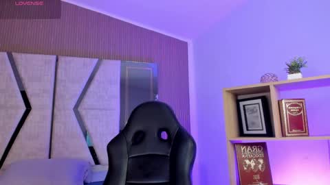 axel_grey_ online show from 17, 4, 2026