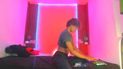 axelfox_ online show from 25, 2, 2025