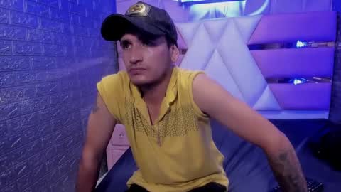 Axell Cross2 online show from 30, 1, 2025