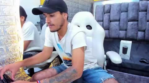 Axell Cross2 online show from 12, 2, 2025