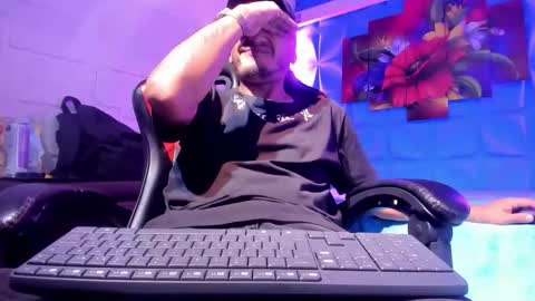 Axell Cross2 online show from 22, 10, 2025