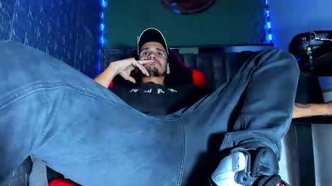 Axell Cross2 online show from 7, 4, 2026