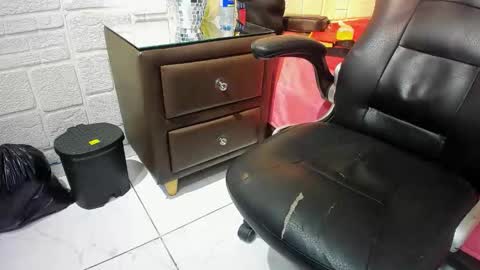 Axell Cross2 online show from 21, 4, 2026