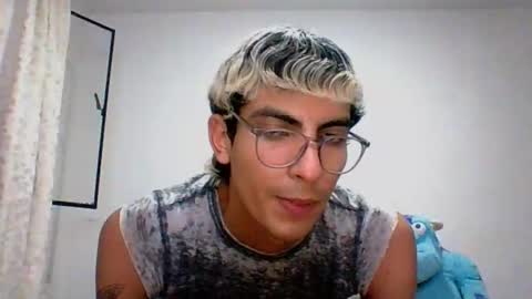 Snapshot of axellatino_ chatting on 6, 12, 2024 Axel online show from 6, 12, 2024