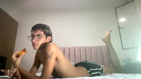 Snapshot of axellatino_ chatting on 3, 1, 2025 Axel online show from 3, 1, 2025