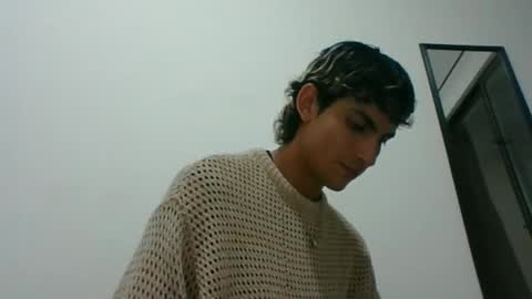 Snapshot of axellatino_ chatting on 5, 3, 2025 Axel online show from 5, 3, 2025