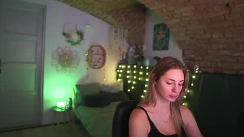 aya hitakayama  online show from 3, 2, 2025