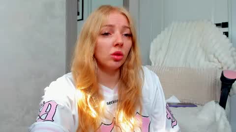 Snapshot of ayaye_ chatting on 19, 7, 2026 SundyRose online show from 19, 7, 2026