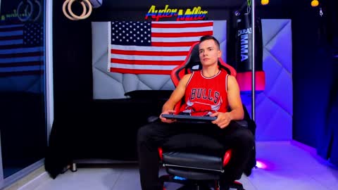 Ayden Miller online show from 4, 2, 2025