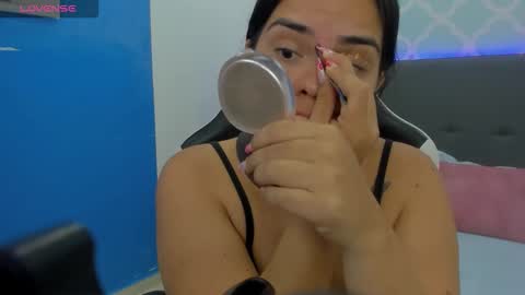 Snapshot of ayla13_ chatting on 27, 9, 2025 Alyda Jaramillo online show from 27, 9, 2025