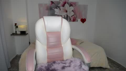 Snapshot of aylin_ross_ chatting on 5, 6, 2026 aylin_ross_ online show from 5, 6, 2026