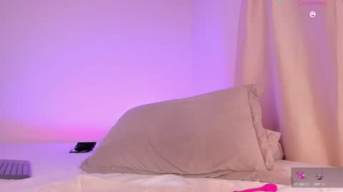 Aylin  online show from 7, 2, 2025