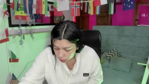 Snapshot of aysha_winxs chatting on 18, 6, 2026 Aysha online show from 18, 6, 2026