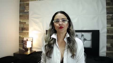 Azahara online show from 11, 3, 2025