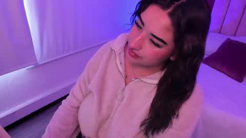 azaleaa__ online show from 3, 3, 2026