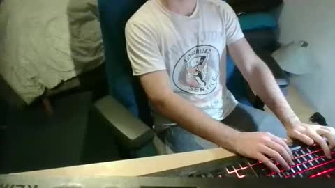 Snapshot of azdert2100 chatting on 11, 11, 2025 azdert online show from 11, 11, 2025