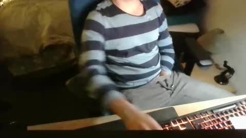 Snapshot of azdert2100 chatting on 10, 1, 2026 azdert online show from 10, 1, 2026