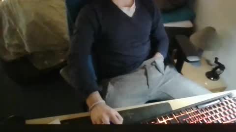 Snapshot of azdert2100 chatting on 12, 1, 2026 azdert online show from 12, 1, 2026