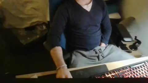 Snapshot of azdert2100 chatting on 14, 1, 2026 azdert online show from 14, 1, 2026