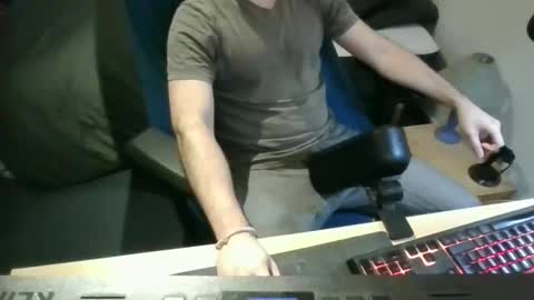 Snapshot of azdert2100 chatting on 17, 2, 2026 azdert online show from 17, 2, 2026