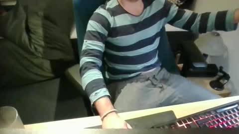 Snapshot of azdert2100 chatting on 23, 2, 2026 azdert online show from 23, 2, 2026