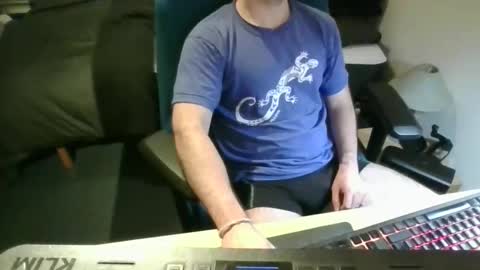 Snapshot of azdert2100 chatting on 25, 3, 2026 azdert online show from 25, 3, 2026