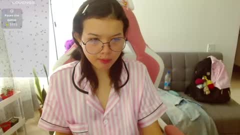 Azu  online show from 6, 6, 2026