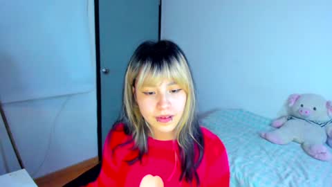 Snapshot of azu_moure chatting on 23, 1, 2025 Azu Moure online show from 23, 1, 2025