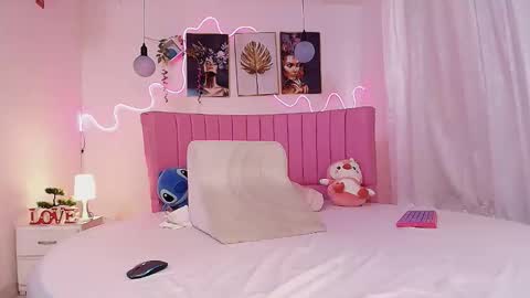 Snapshot of azul_horny chatting on 19, 11, 2025 PRINCESS AZUL. online show from 19, 11, 2025