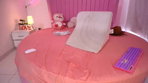 PRINCESS AZUL. online show from 8, 4, 2026