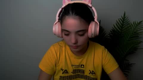 Snapshot of azumi_chan_ chatting on 10, 9, 2025 azumi_chan_ online show from 10, 9, 2025