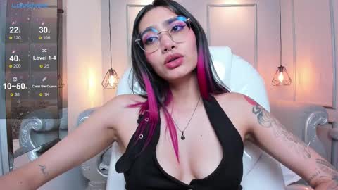 Azura online show from 3, 3, 2025