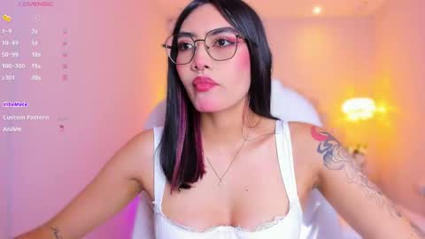 Azura online show from 15, 4, 2026