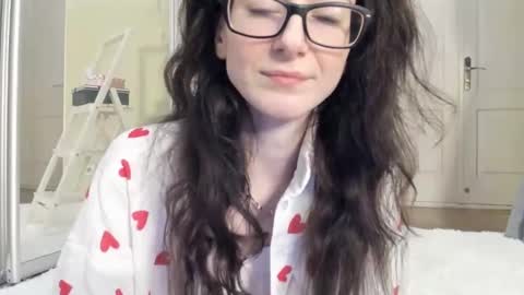 babby_jewel online show from 1, 3, 2025