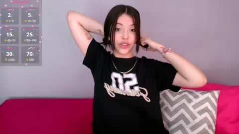 Queen B online show from 28, 7, 2026
