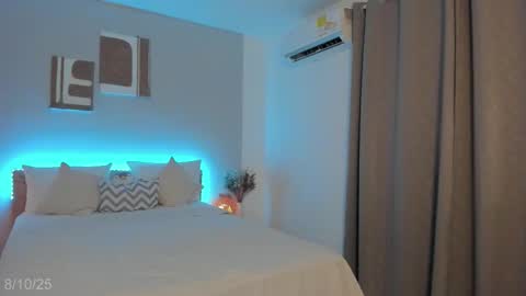 itzell  online show from 8, 10, 2025