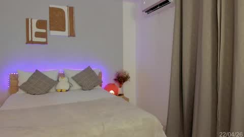 itzell  online show from 23, 4, 2026