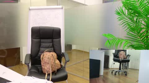 Olivia and Lexi online show from 10, 3, 2025