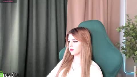 Bloom online show from 25, 4, 2026