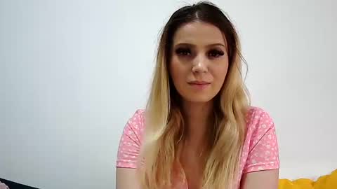 Snapshot of baby_blondee chatting on 25, 1, 2025 Baby Blonde online show from 25, 1, 2025