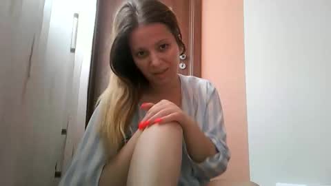 Snapshot of baby_blondee chatting on 21, 12, 2025 Baby Blonde online show from 21, 12, 2025