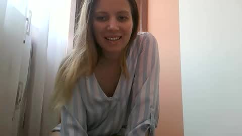 Snapshot of baby_blondee chatting on 17, 1, 2026 Baby Blonde online show from 17, 1, 2026