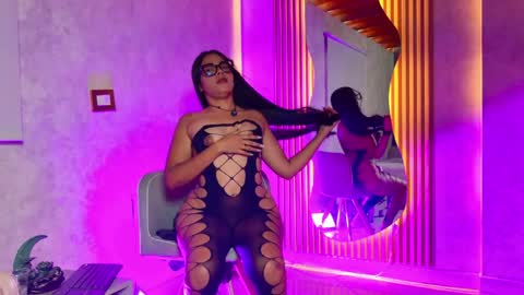 baby_chloe77 online show from 15, 5, 2026