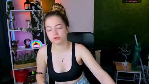Snapshot of baby_hotte chatting on 24, 6, 2026 baby online show from 24, 6, 2026