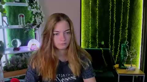 Snapshot of baby_hotte chatting on 9, 7, 2026 baby online show from 9, 7, 2026