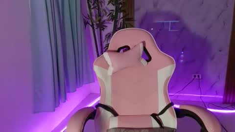 baby_kel online show from 2, 4, 2026