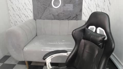 baby_khloe_b online show from 16, 3, 2026