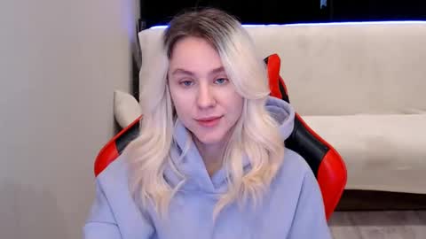 baby_kitte online show from 10, 12, 2024