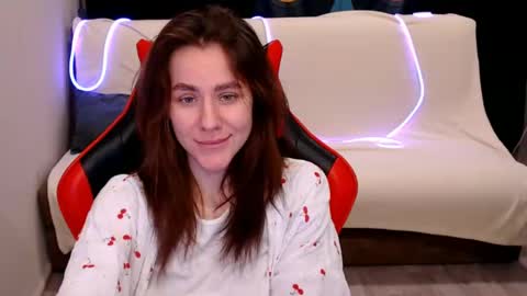 baby_kitte online show from 31, 12, 2024